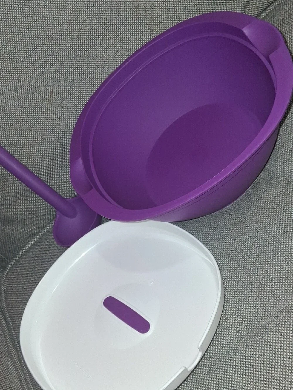 Tupperware mixing bowl